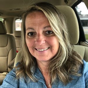 Meet your Posher, Laurie